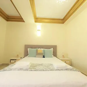 laroka-house-luxury-apartment-city-center-universitate.bucharesthotelsnow.com/
